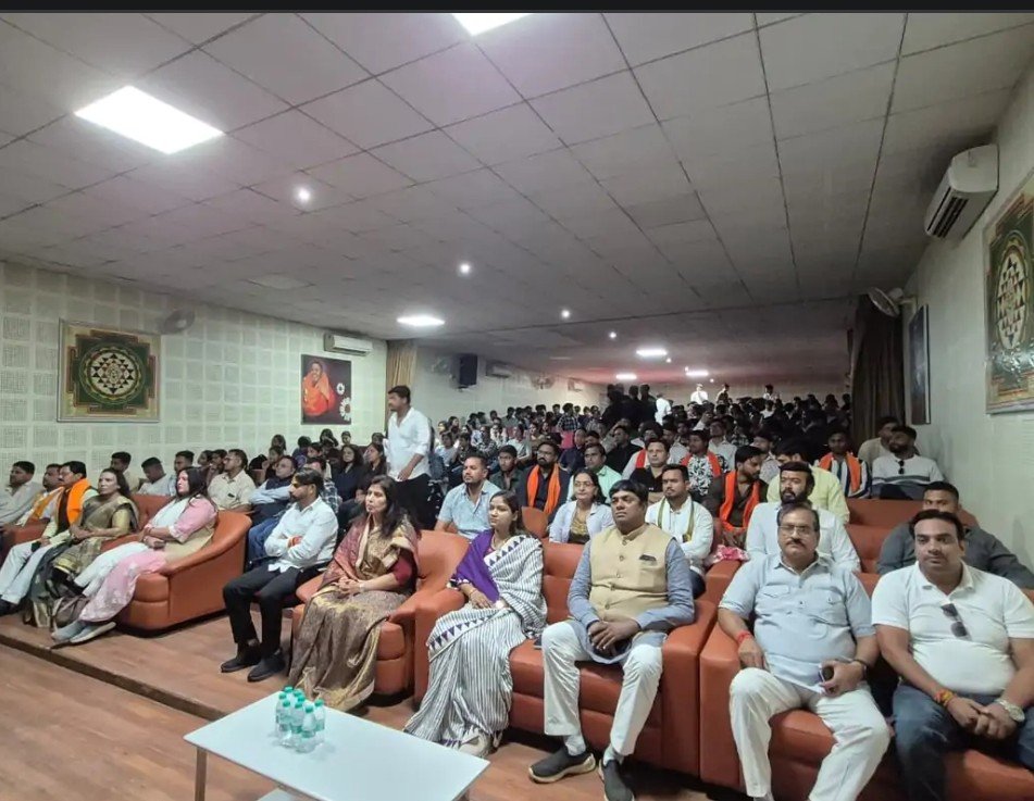 भिलाई में युवाओं से रूबरू हुईं डॉ. सरोज पांडेय, बोलीं—युवा शक्ति ही देश के उज्ज्वल भविष्य की आधारशिला