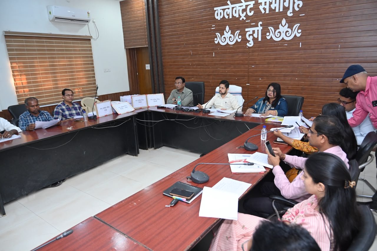 नगरीय निकाय निर्वाचन-2026: मतदाता सूची का प्रारंभिक प्रकाशन, राजनीतिक दलों को सौंपी गई प्रतियां