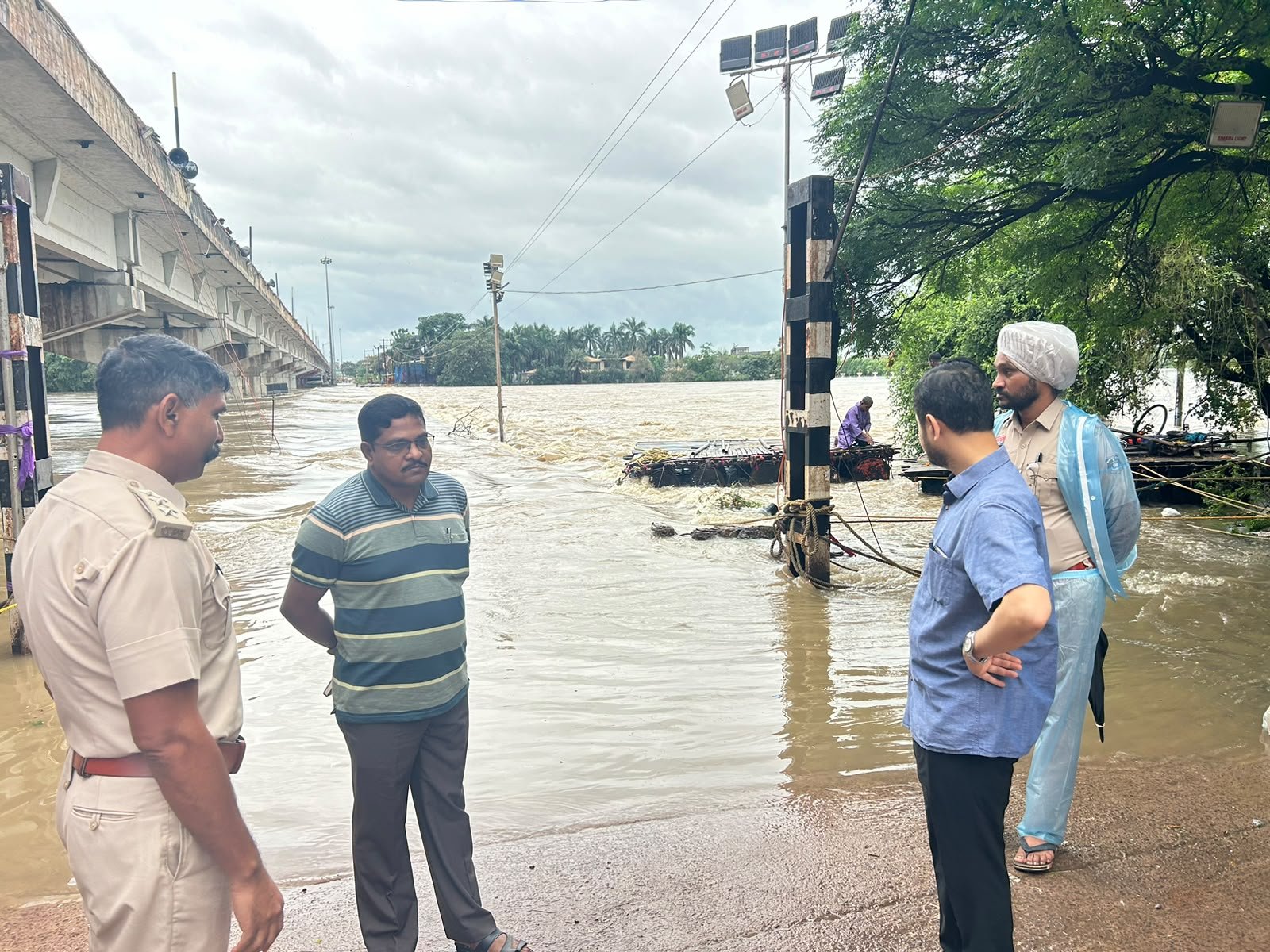 शिवनाथ नदी में बढ़ा जलस्तर, गणेश प्रतिमा विसर्जन पर प्रशासन ने लगाई रोक