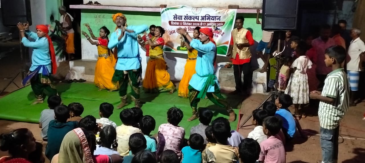 सेवा संकल्प अभियान के अंतर्गत जिले में नुक्कड़ नाटकों के माध्यम से शासकीय योजनाओं का प्रचार-प्रसार