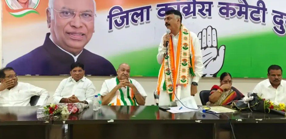 मतदाता सूची में गड़बड़ी के आरोपों पर कांग्रेस का हल्लाबोल, दुर्ग में राजेश ठाकुर बोले—हर नागरिक को मिले बराबरी का वोट अधिकार
