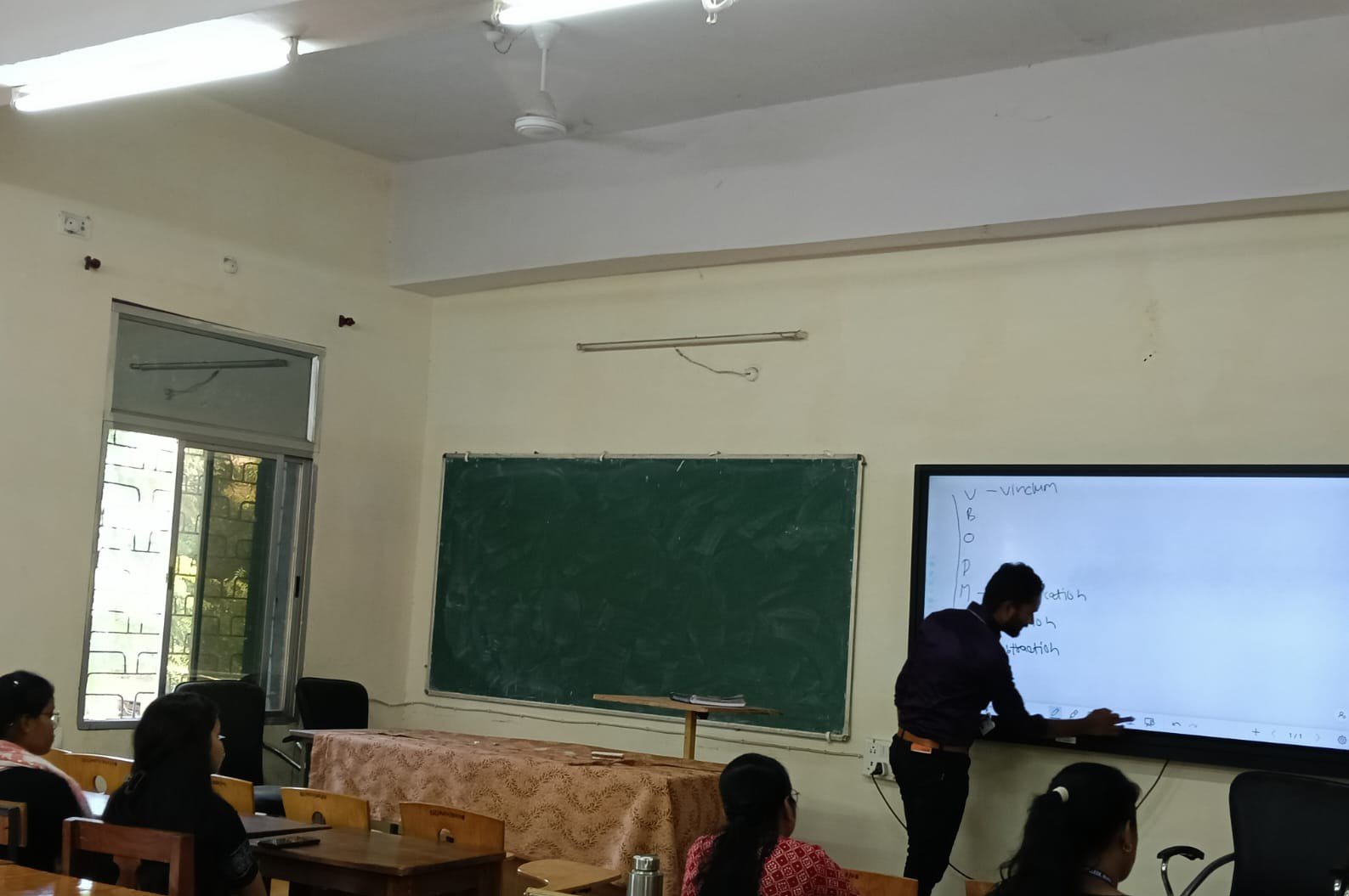प्रतियोगी परीक्षाओं की तैयारी हेतु गणित परिषद द्वारा विशेष कक्षा का आयोजन